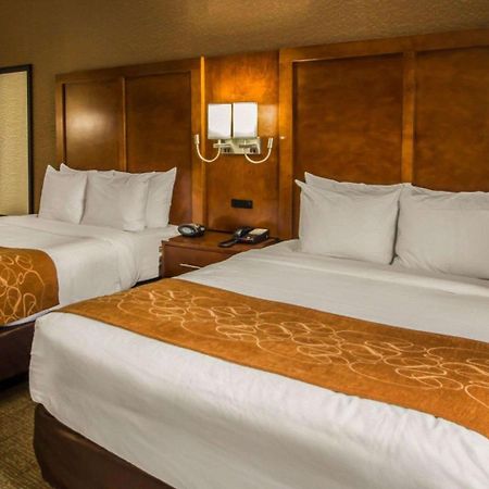 Quality Suites Nyc Gateway North Bergen Eksteriør billede