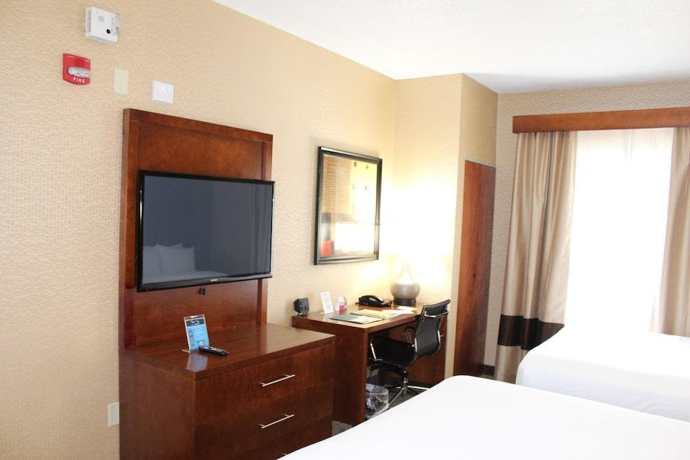 Quality Suites Nyc Gateway North Bergen Eksteriør billede