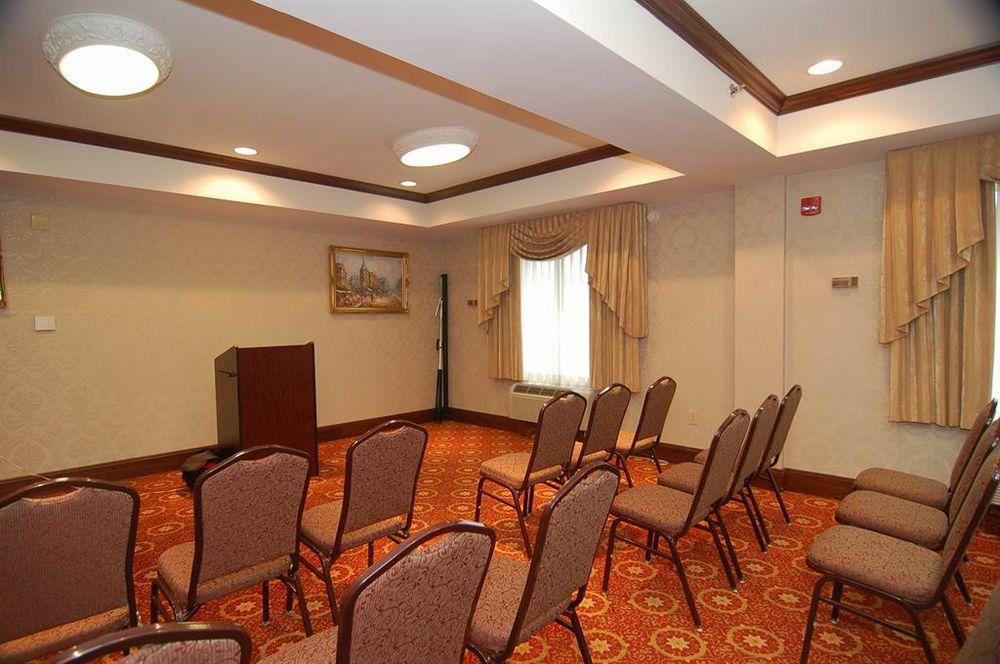 Quality Suites Nyc Gateway North Bergen Eksteriør billede