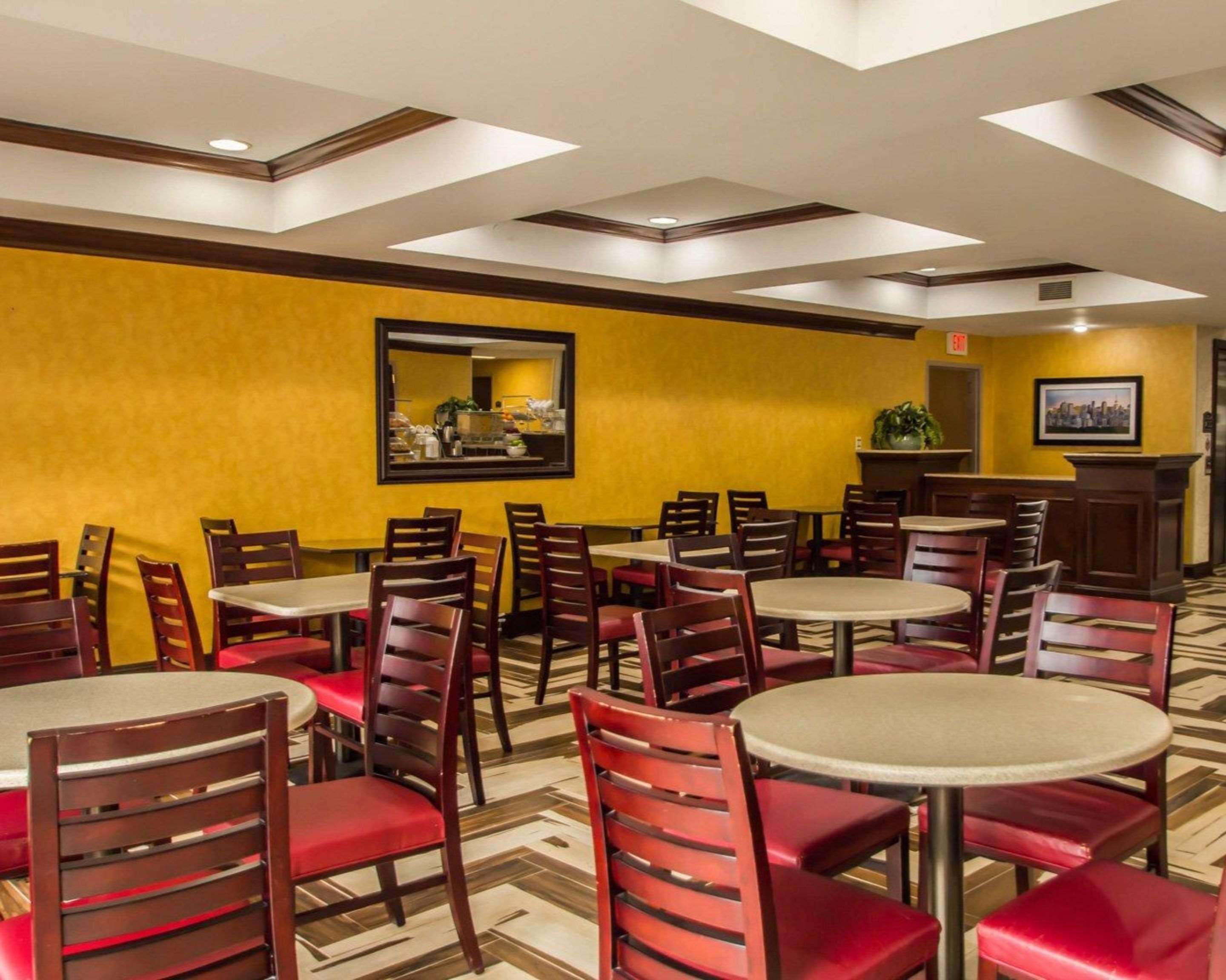 Quality Suites Nyc Gateway North Bergen Eksteriør billede